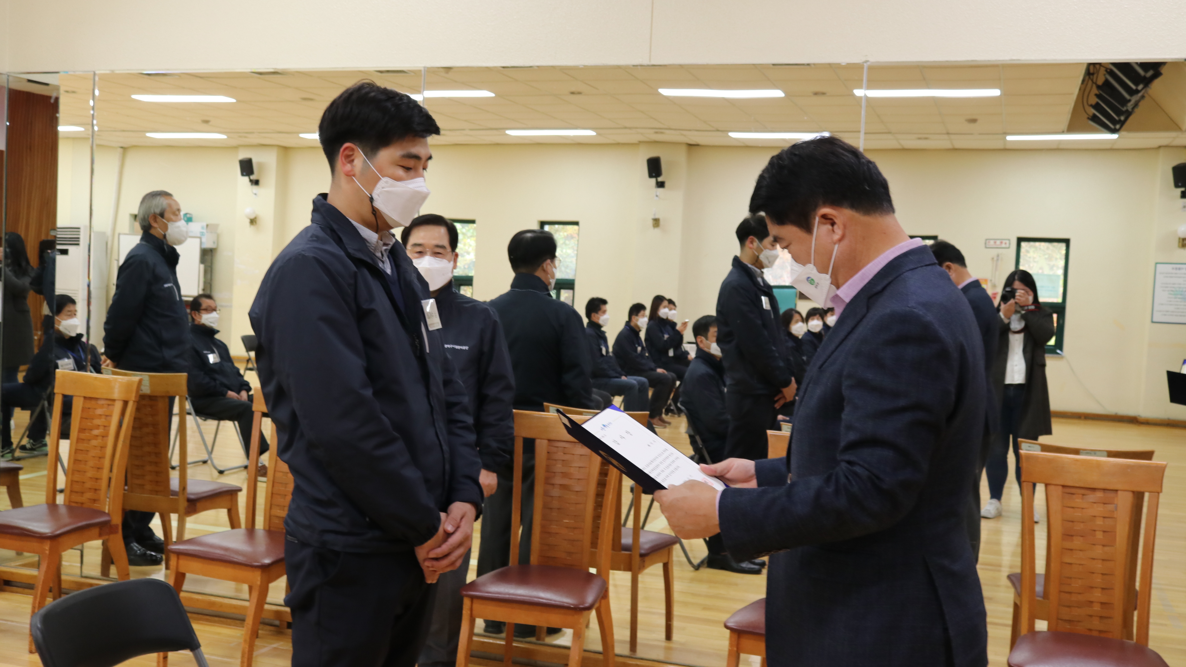 관악센터 백신센터운영 구청장 감사장 수여식 4.JPG