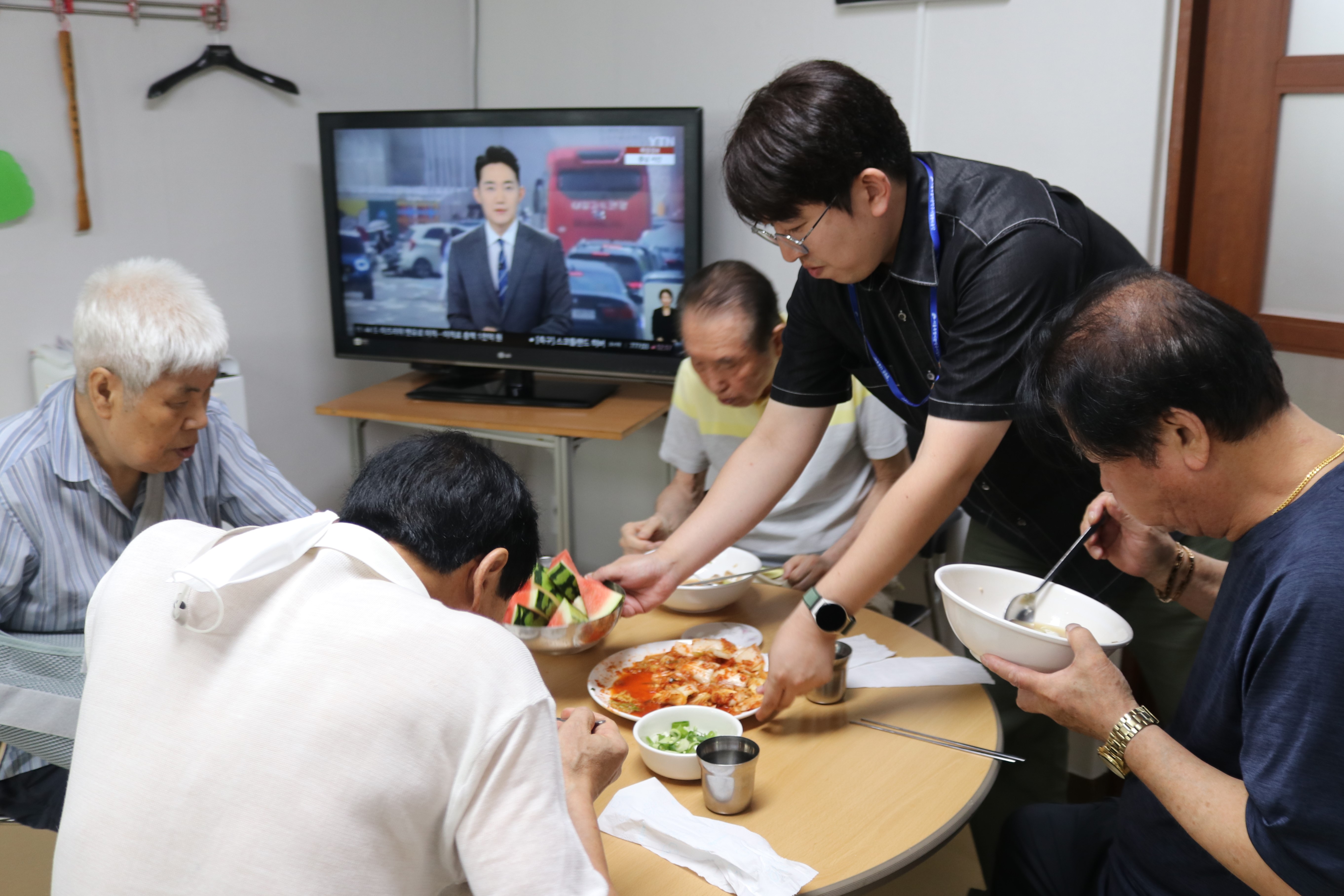 관악구시설관리공단 건강드림 삼계탕 전달 봉사활동(2).JPG