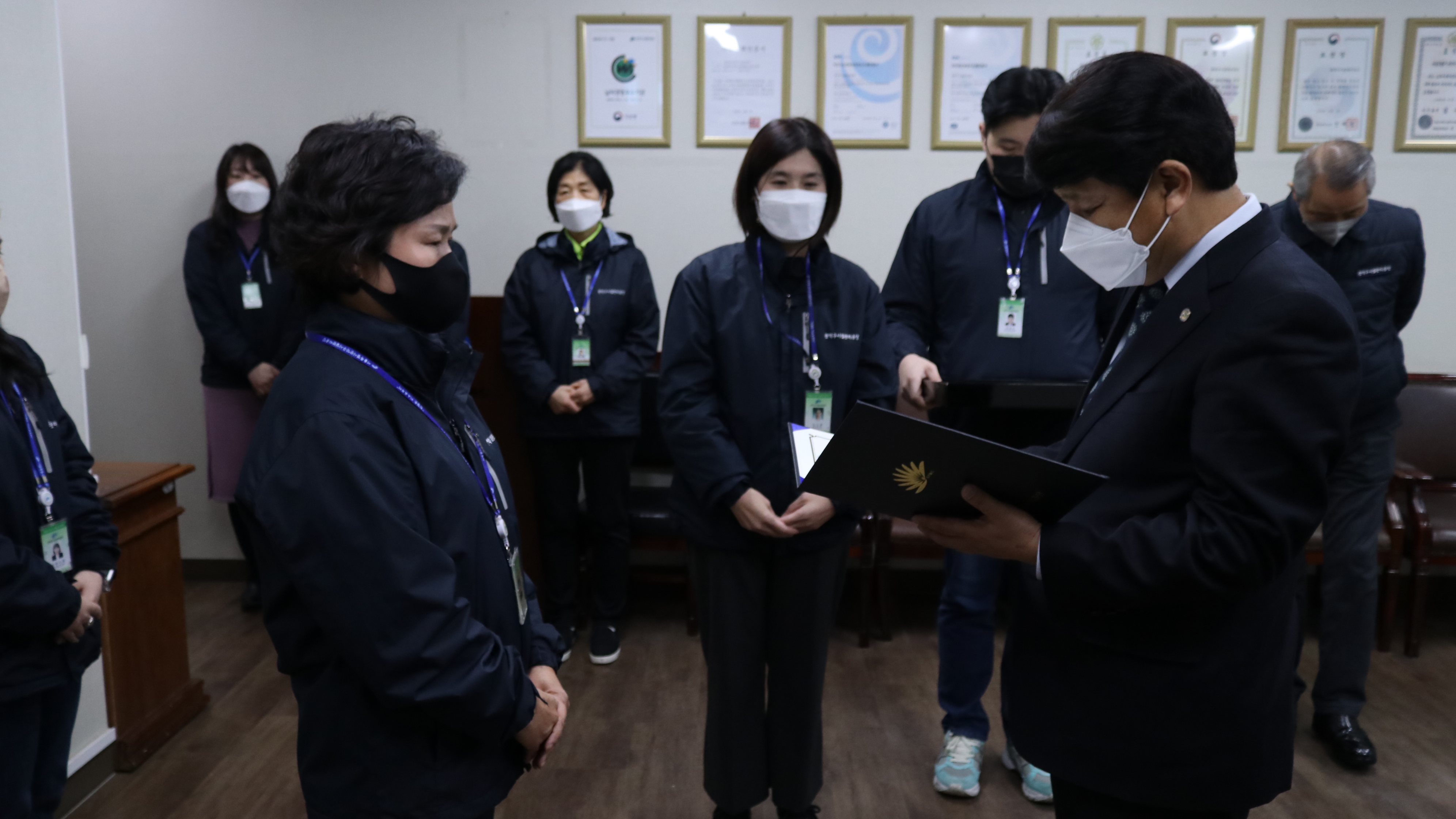 청렴마일리지 및 청렴인권공모전 시상식 대표사진 (2).JPG